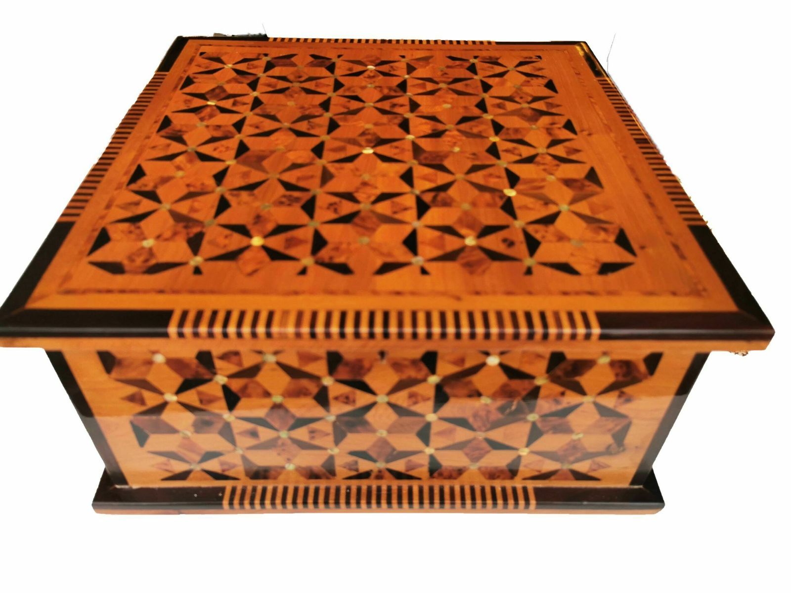 Luxurious Large Inlaid Jewellery Box.Thuya Burl, Mother Pearl And Ebony photo furniture