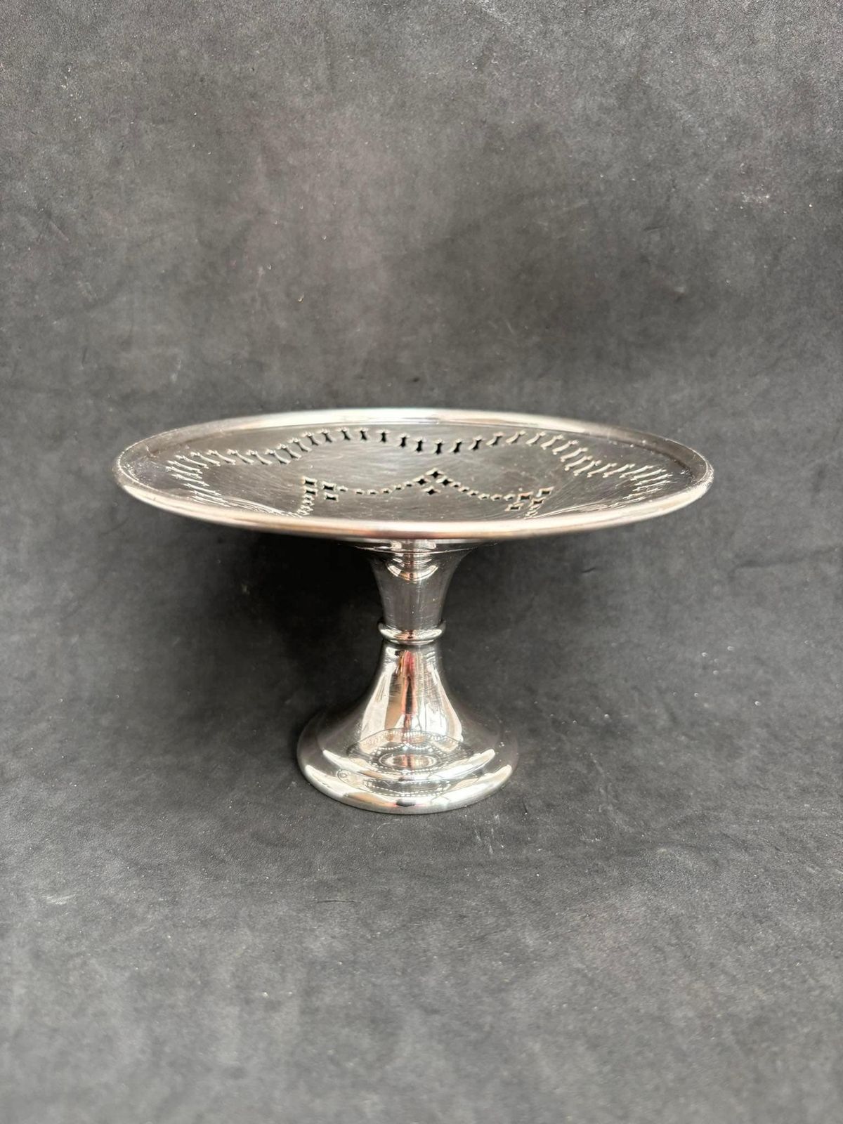 Mappin And Webb Voetstuk Schaal Ringenschaaltje Verzilverd Opvangschaal Notenschaaltje Sleutelschaal Koekjesschaal Edwardiaans Verzilverd Cadeau Voor Haar photo furniture
