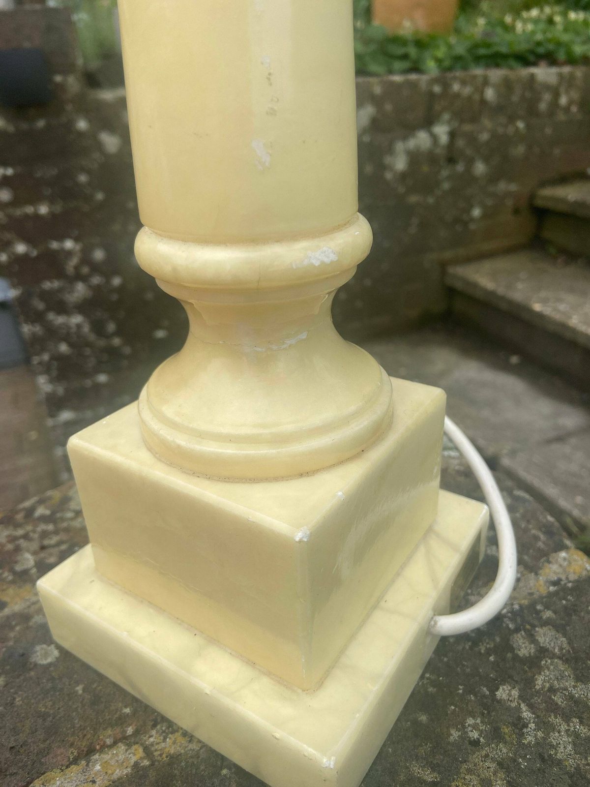 Gorgeous Yellow Alabaster Column Style Lamp, Tall   Genuine Alabaster Charneca   Creamy White Yellow Onyx Marble Lamp   Working Vintage Lamp photo vinterior