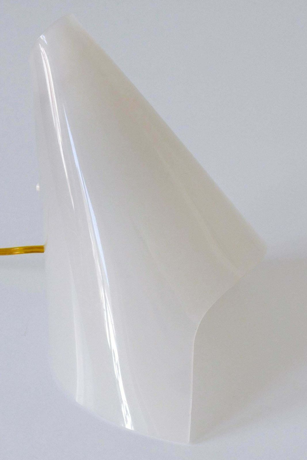 photo vintage Extremely Rare And Lovely Mid Century Modern Lucite Table Lamp Sweden 1960s