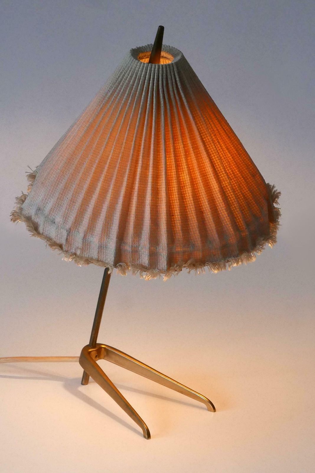 photo vinterior Rare Mid Century Modern Brass Crowfoot Table Lamp By J.T. Kalmar Austria 1950s