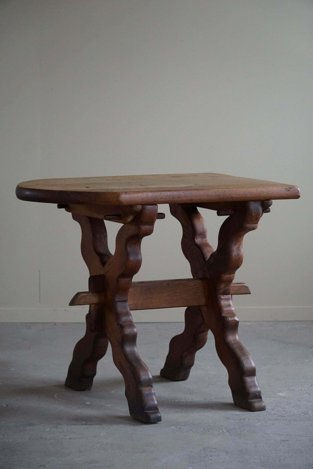 photo vintage Mid Century Wooden Brutalist Desk In Solid Oak, Made In France, 1950s