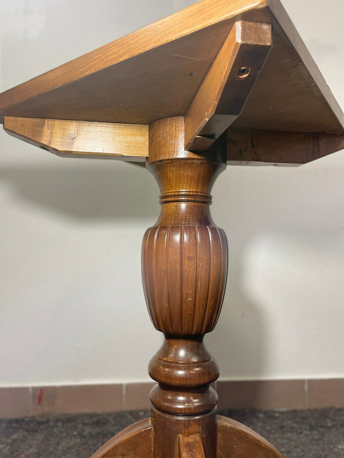 Vintage Solid Wood Round Pedestal Side Table, Antique Furniture, Antique Sidetable, Vintage Furniture,Made In Italy photo furniture