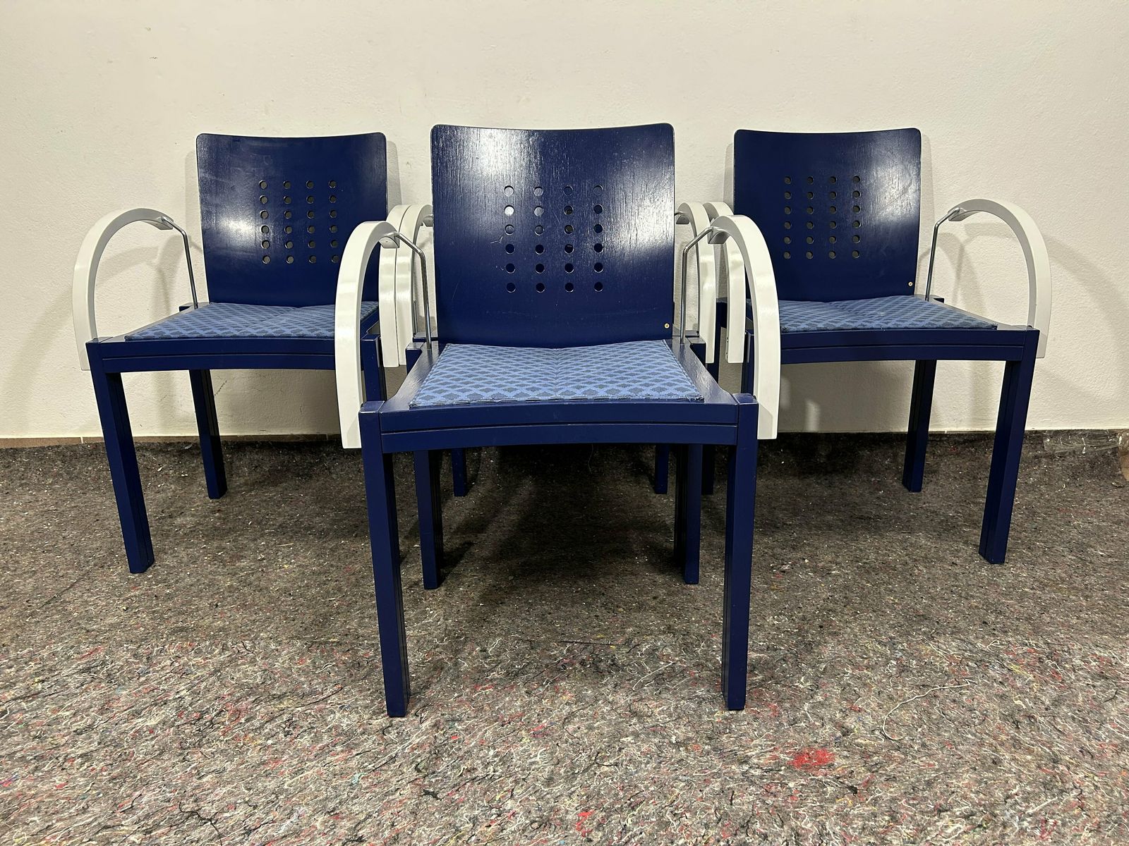 1 Of 4 Postmodern Thonet Chairs / 90s / Dining Chairs / Postmodern Design / Memphis Furniture / M.Thonet / Postmodern Furniture / Rare