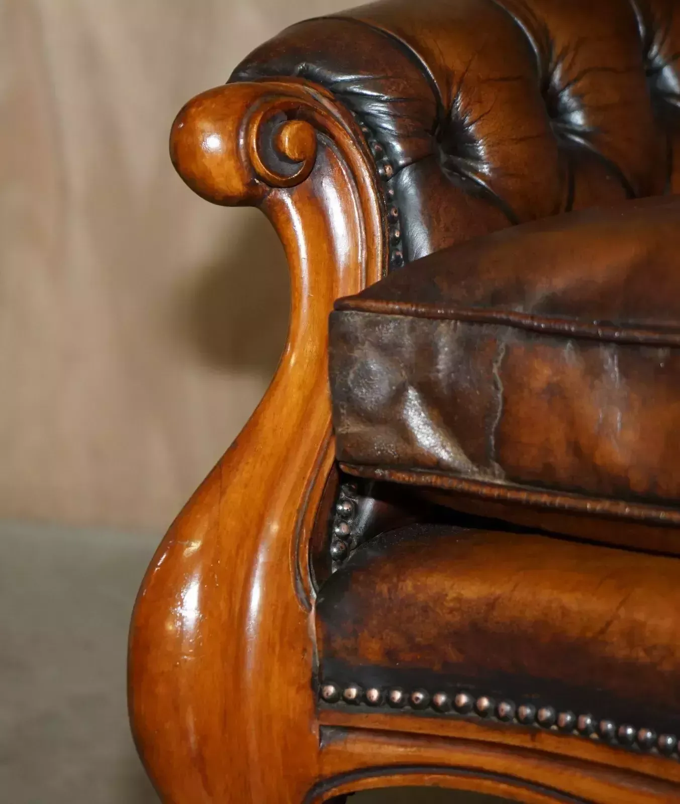 photo vinterior Pair Of Antique Show Framed Victorian Chesterfield Brown Leather Armchairs