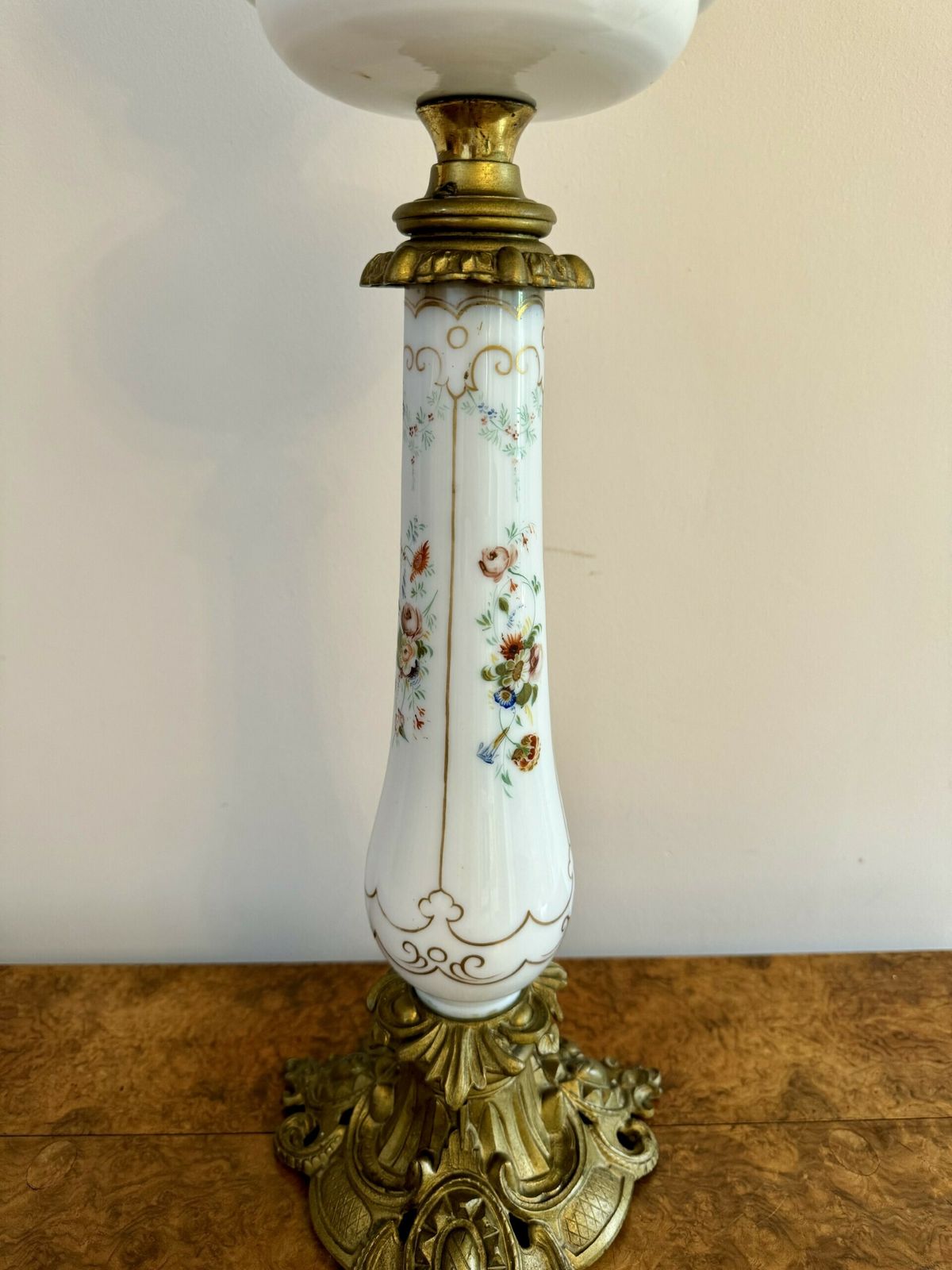 Fantastic Quality Victorian Oil Lamp photo furniture
