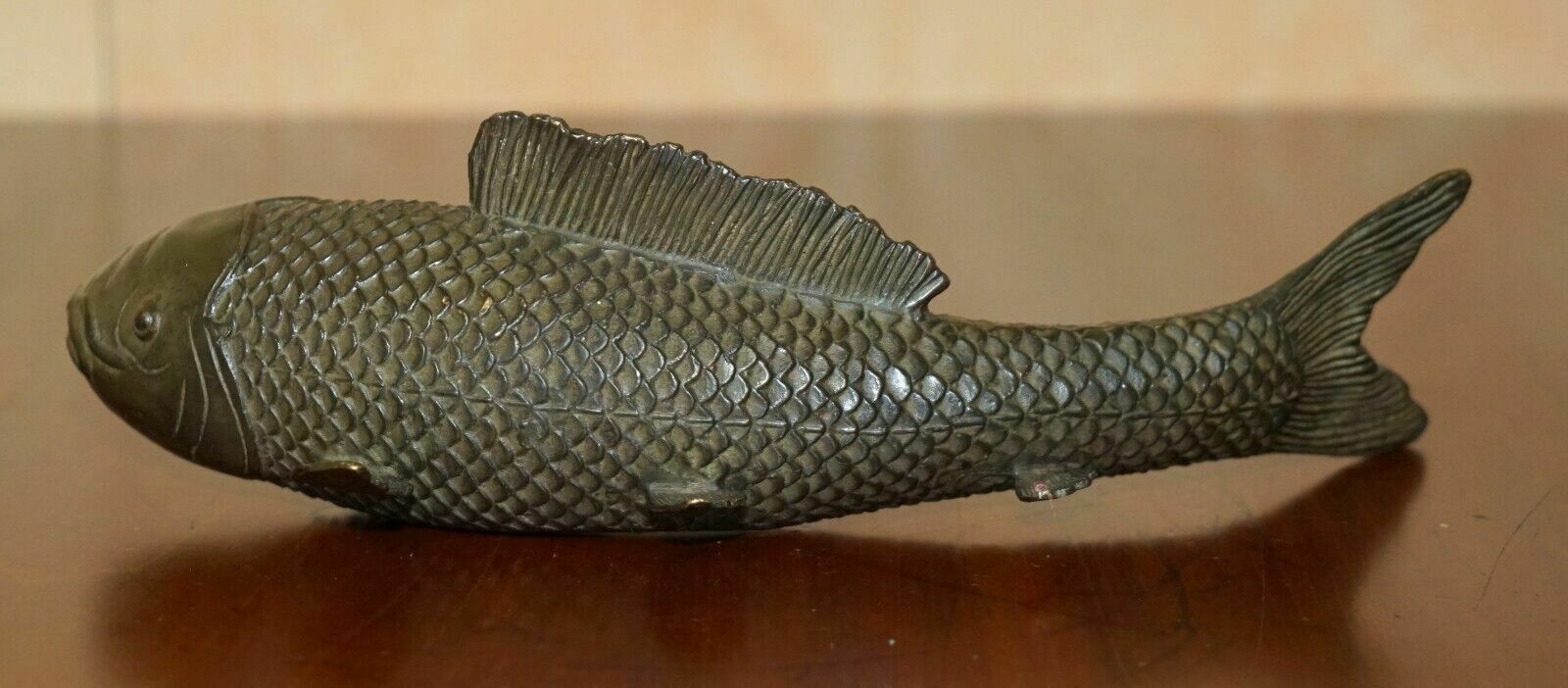 photo furniture Antique Solid Bronze Japanese Koi Carp Statue Of A Wonderfully Elegant Fish