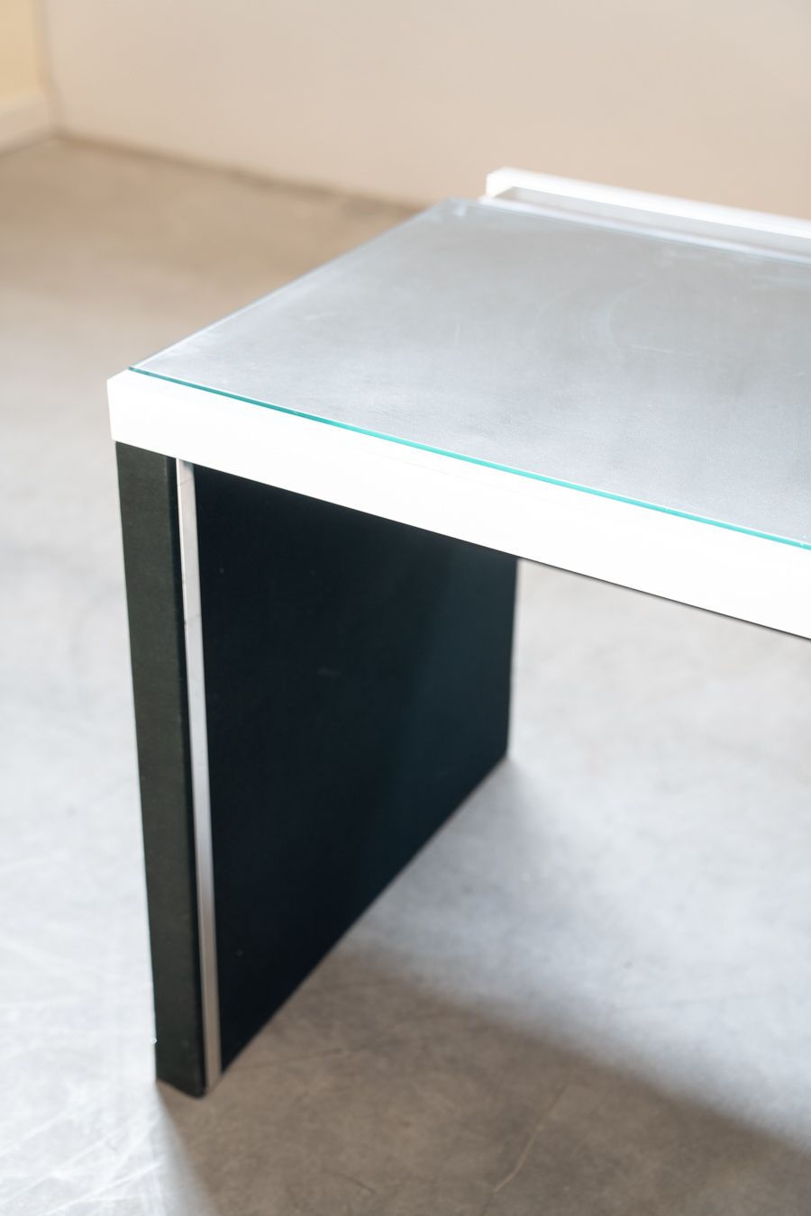Furniture Guido Faleschini Desk For Mariani, 1970 photo