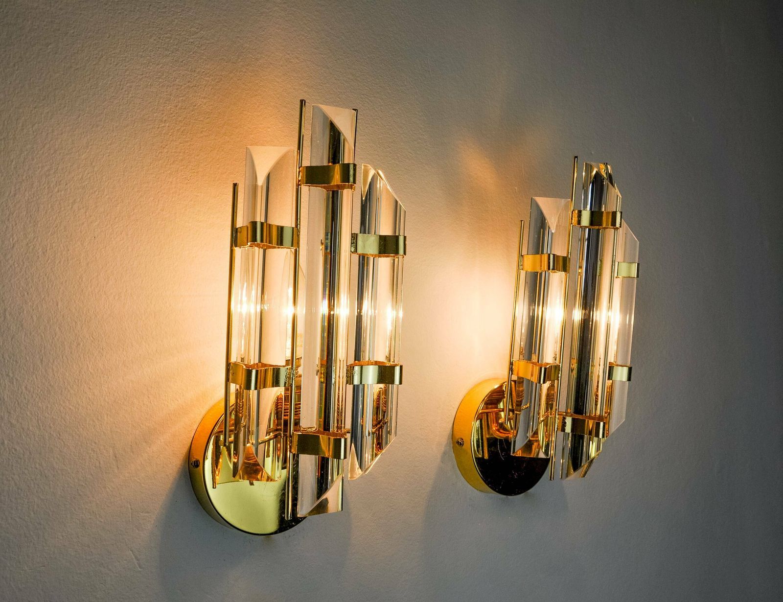 Pair Of Venini Wall Lights, Triedri Glass, Murano, Italy 1970 photo vinterior