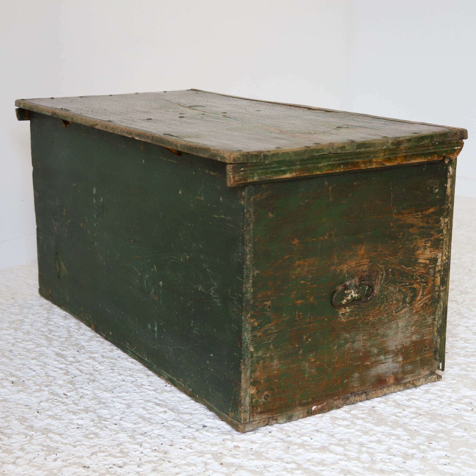photo buy 19th Century Romanian Hand Painted Marriage Chest