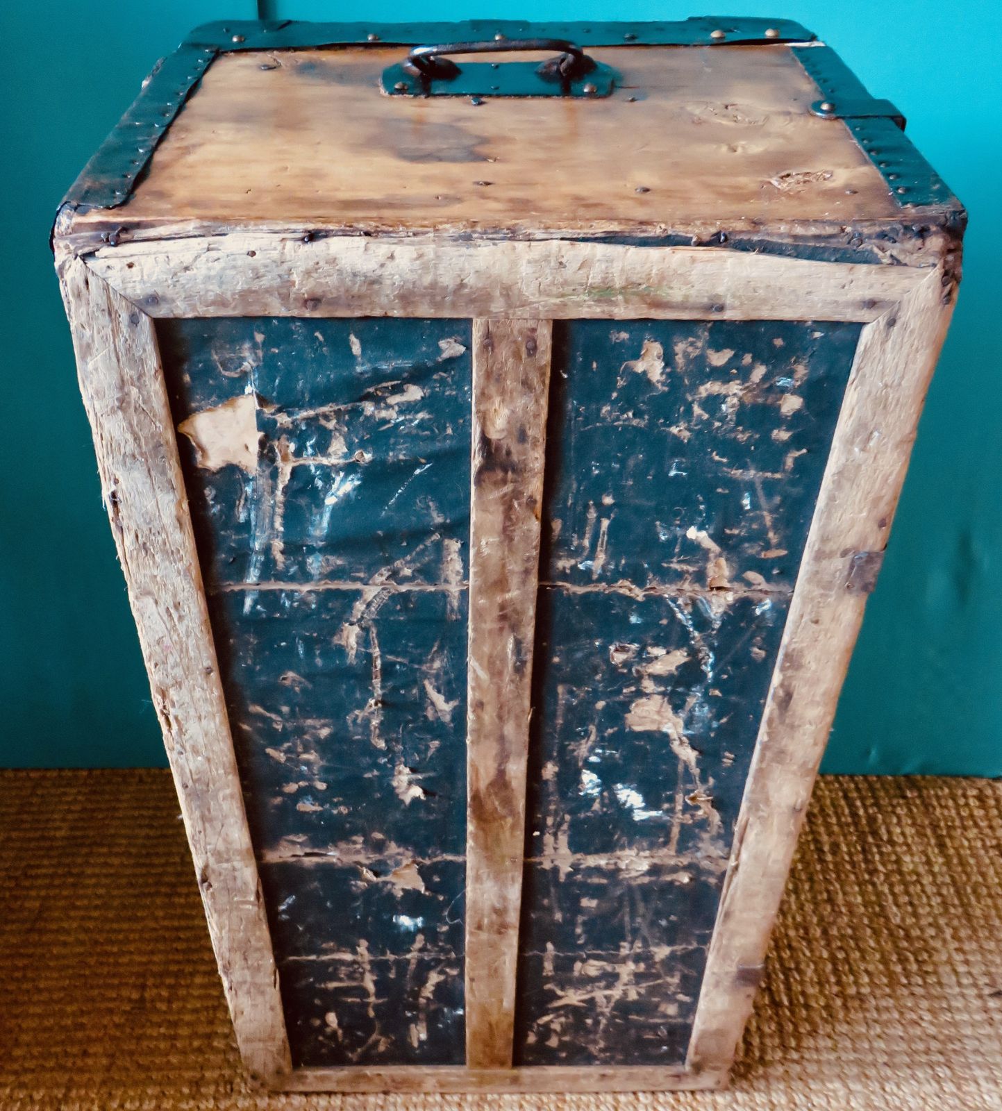 photo furniture Cargo Trunk Or Seat. Wood And Metal, Frane Around 1900.
