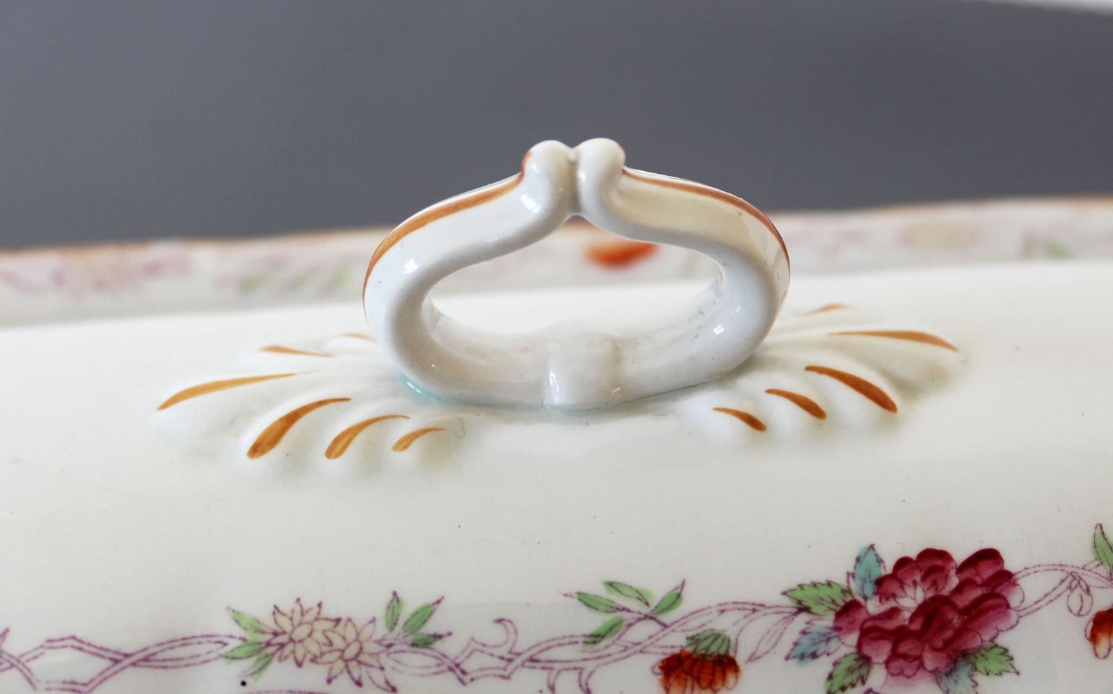 Two Antique Ceramic Soap Dish, Petrus Regout Maastricht, Decor Portici Circa 1860s, Oriental Design, Bird Of Paradise, Bathroom Organiser photo for sale