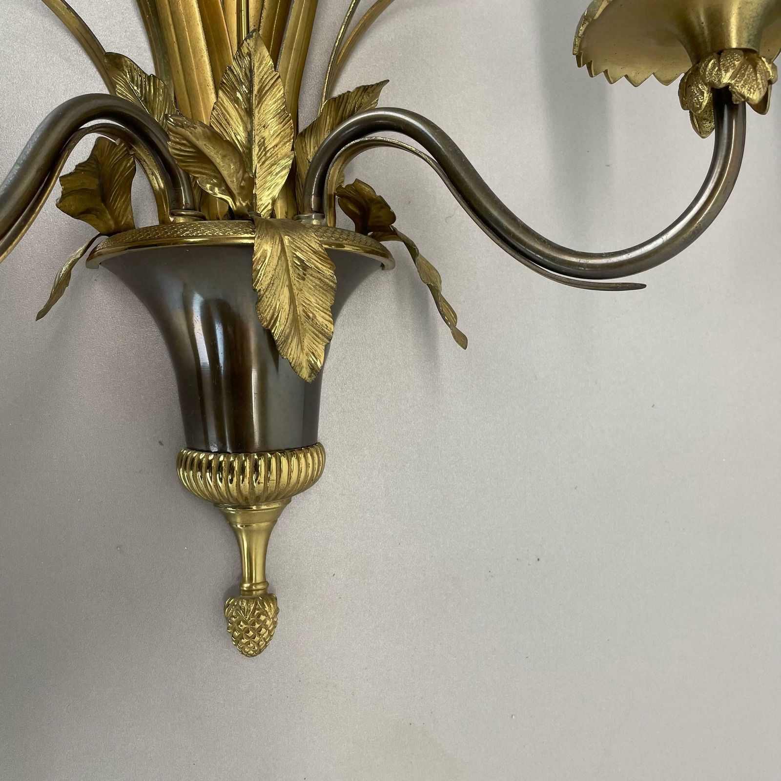 Set Of 2 Heavy Brass Florentiner Wall Lights By Maison Charles, France 1970s photo vintage