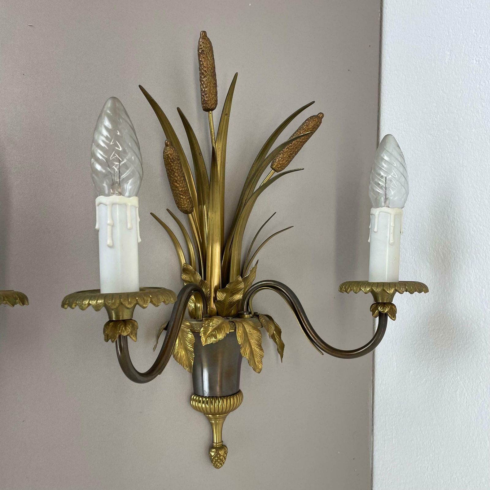 photo vinterior Set Of 2 Heavy Brass Florentiner Wall Lights By Maison Charles, France 1970s
