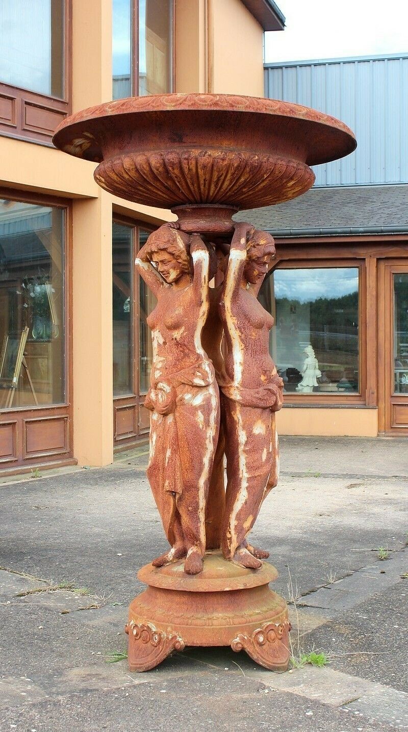 Ornamental Vase, The 3 Graces