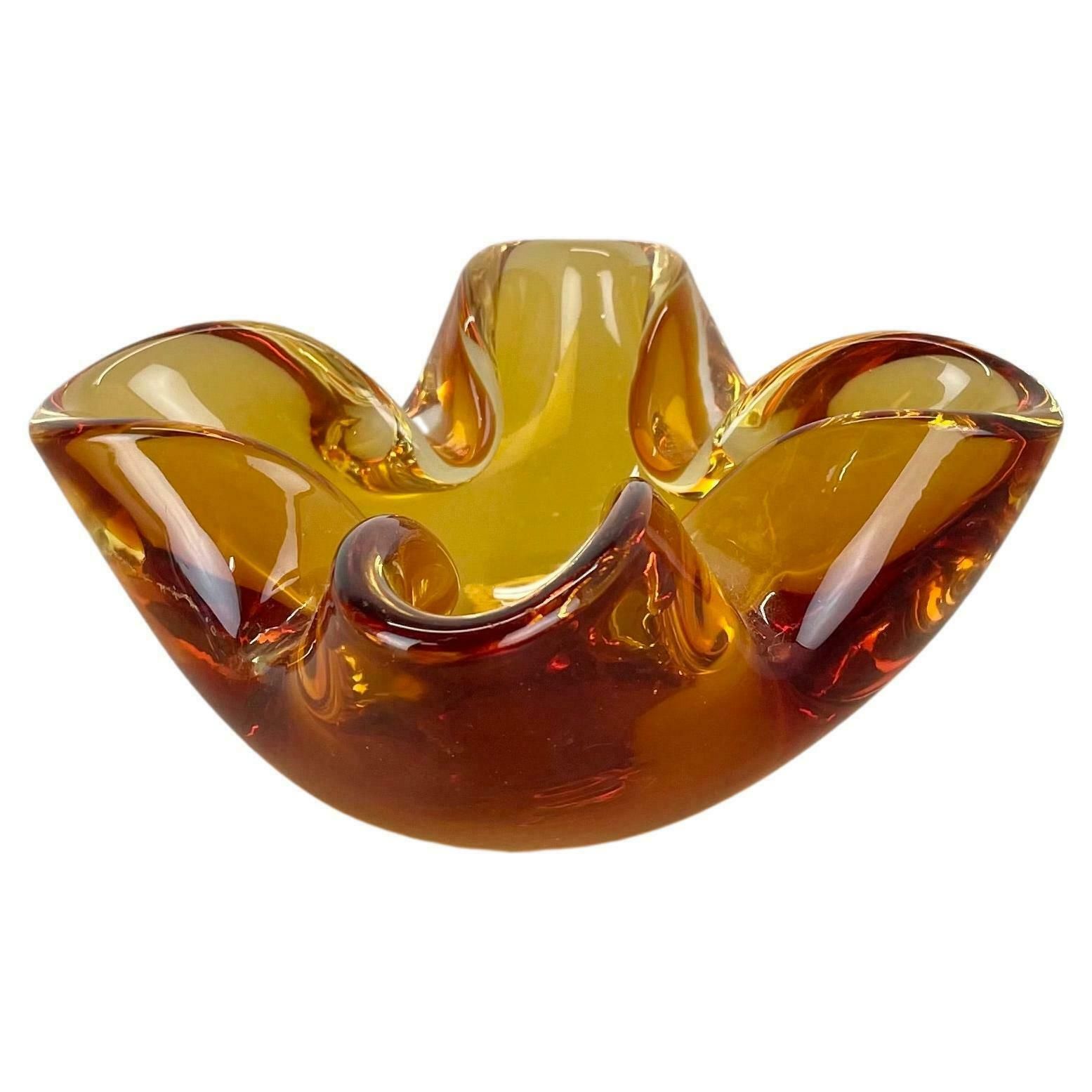 Unique Murano Glass "Yellow" Bowl Element Shell Ashtray Murano, Italy, 1970
