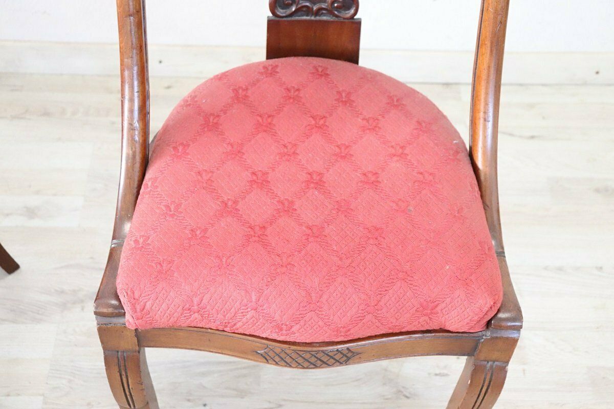 photo furniture Early 19th Century Dining Chairs In Carved Walnut, Set Of 2