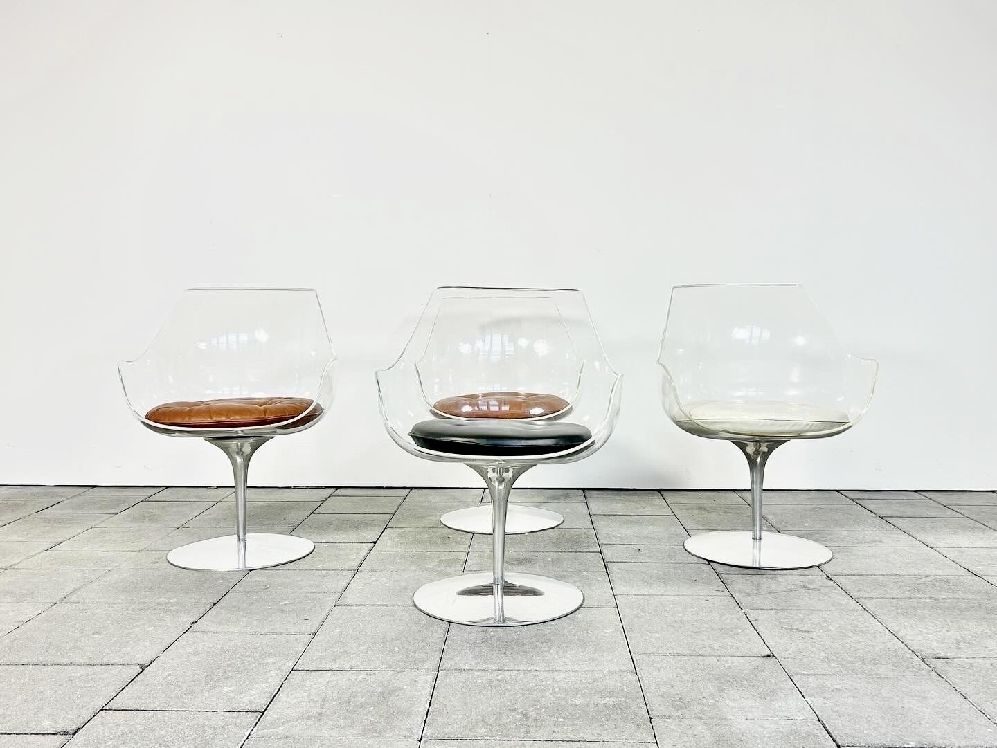 Set Of Four Champagne Chairs Design Erwine & Estelle Laverne For Formes Nouvelles photo vinterior