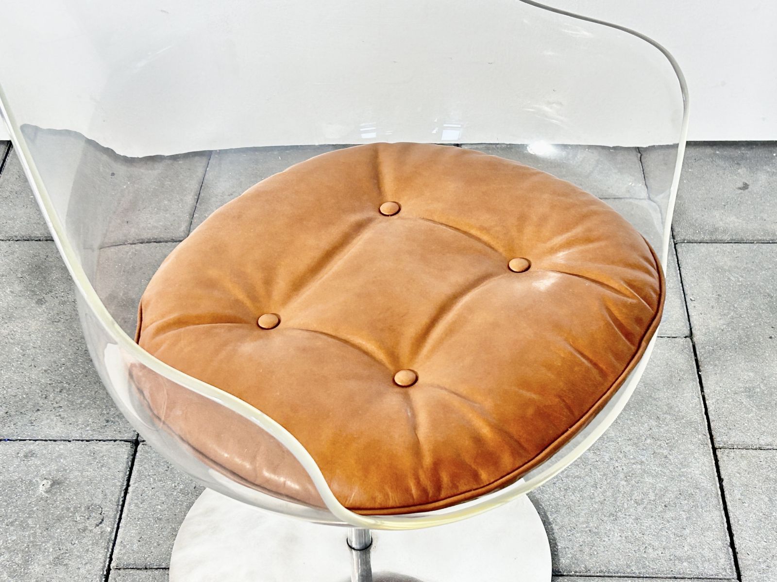 photo buy Set Of Four Champagne Chairs Design Erwine & Estelle Laverne For Formes Nouvelles