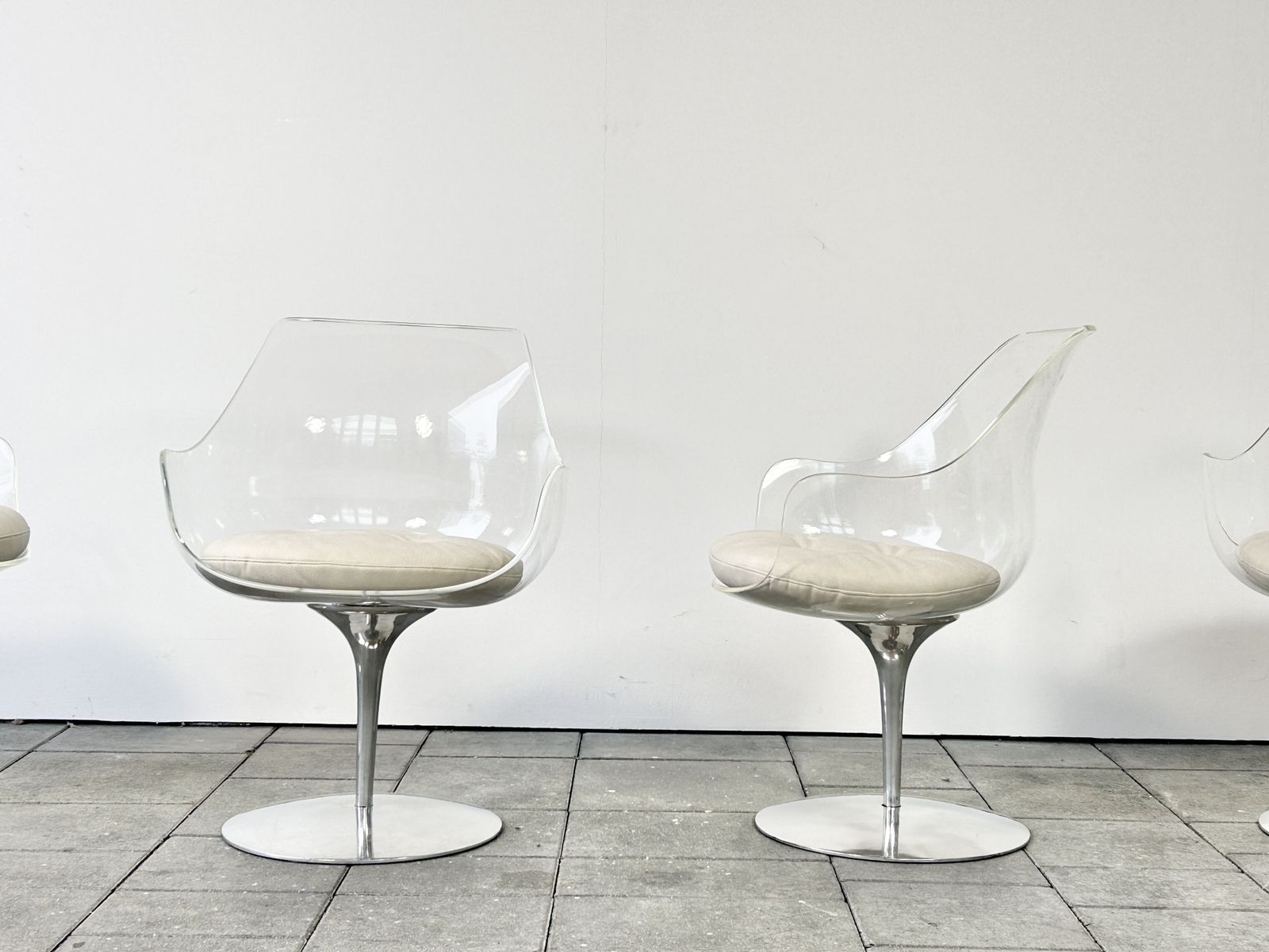 photo buy Set Of Four Champagne Chairs Design Erwine & Estelle Laverne For Formes Nouvelles 1960s