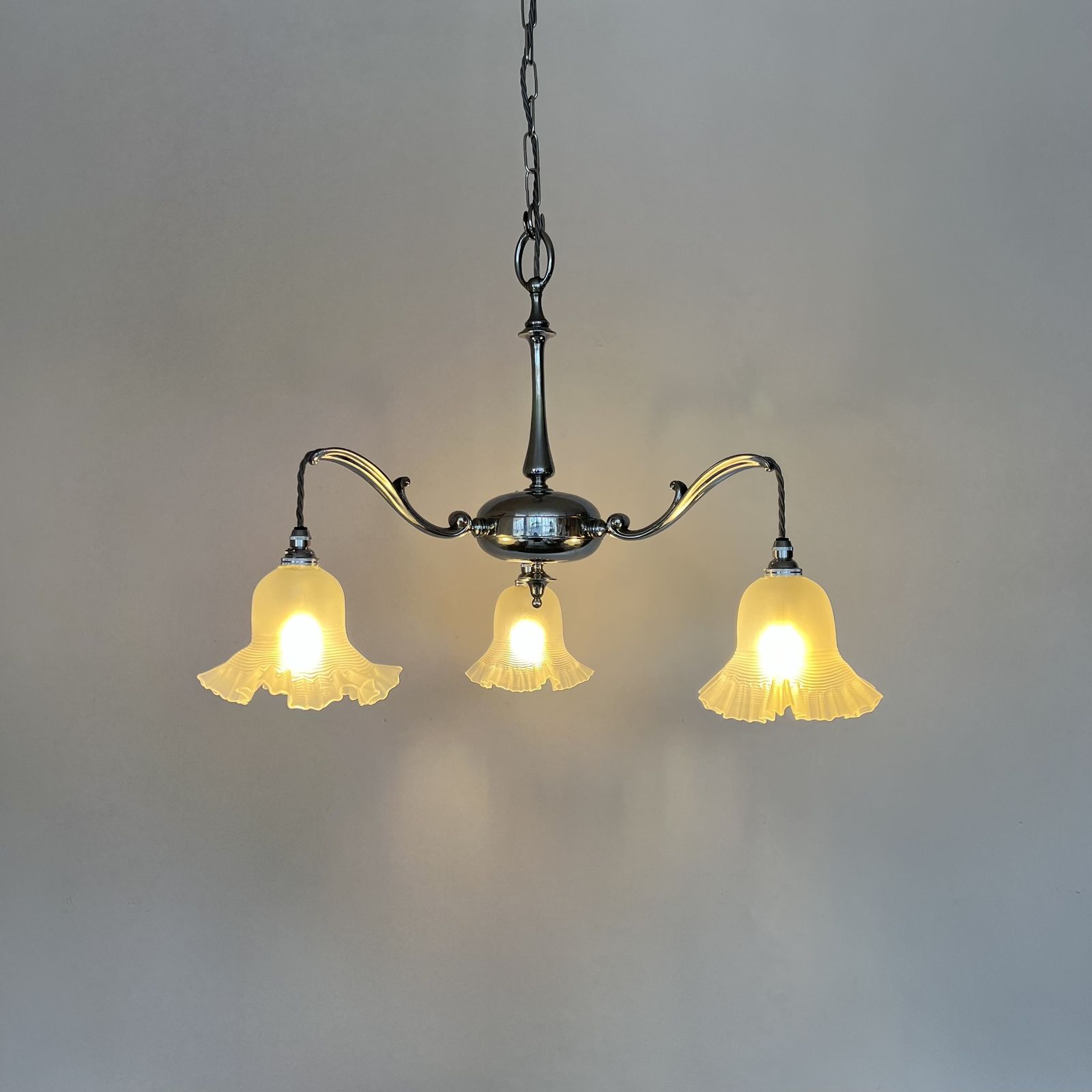 photo furniture Art Deco Chromed Chandelier With Frosted Frill Shades