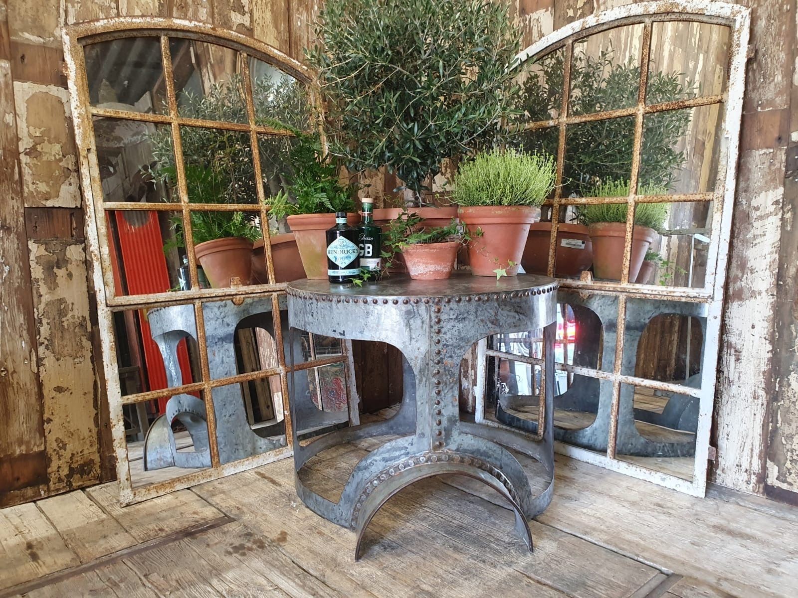 Bespoke Tank Table, Early 20th Century photo vinterior