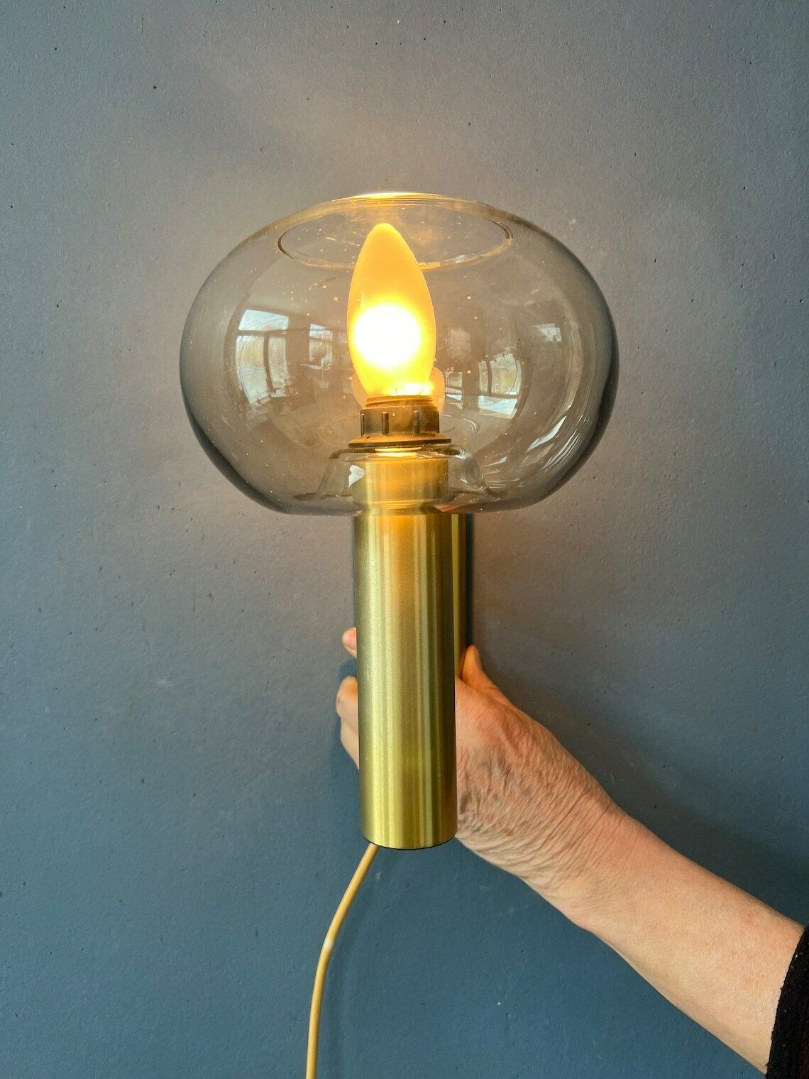 Mid Century Glazen Wandlamp Met Messing Frame Van Dijkstra photo furniture