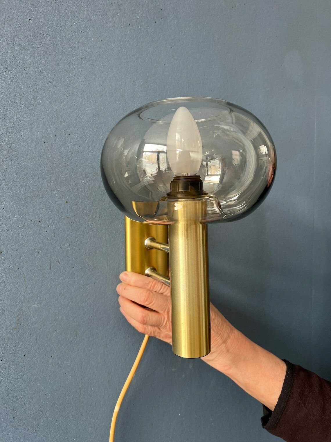 Mid Century Glazen Wandlamp Met Messing Frame Van Dijkstra photo buy