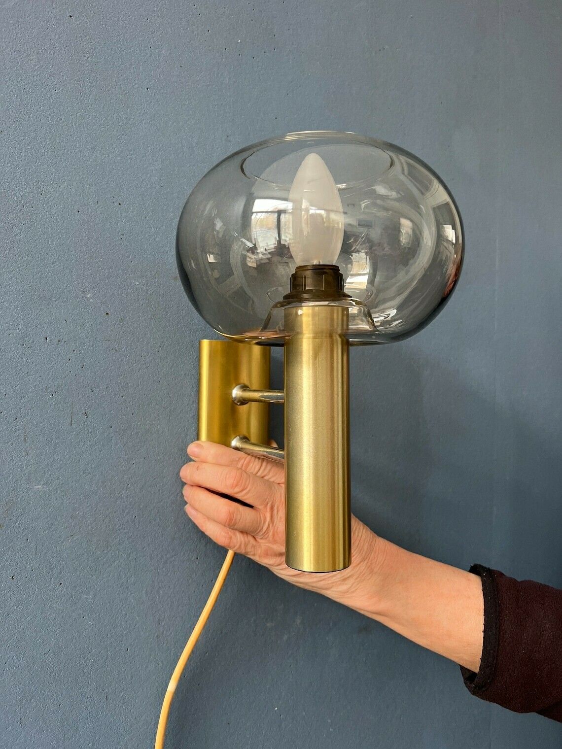 Mid Century Glazen Wandlamp Met Messing Frame Van Dijkstra photo vintage