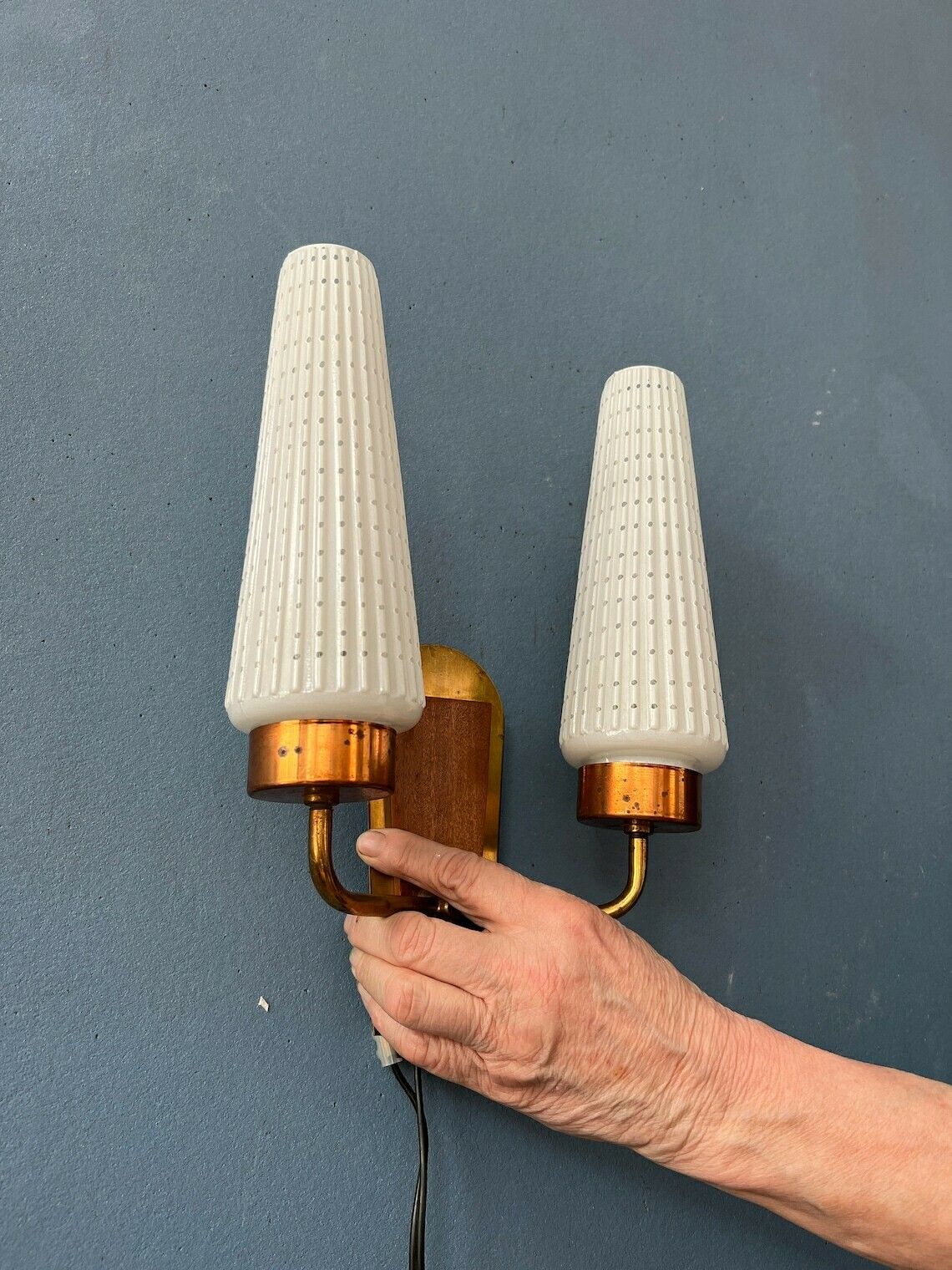 Dubbele Mid Century Scandinavische Glazen Wandlamp photo vintage