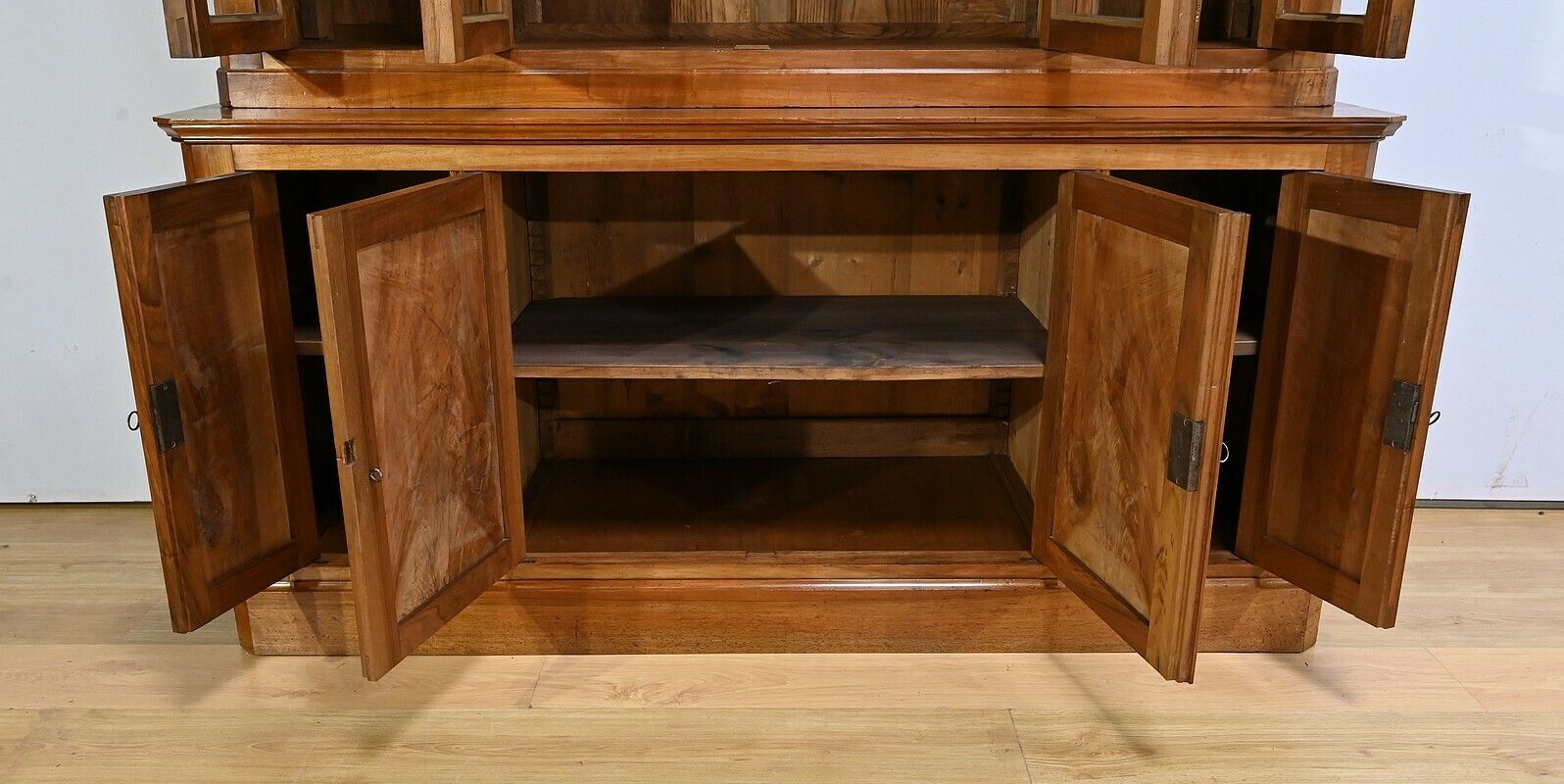 photo vintage Two Body Bookcase In Solid Walnut – Late 19th Century