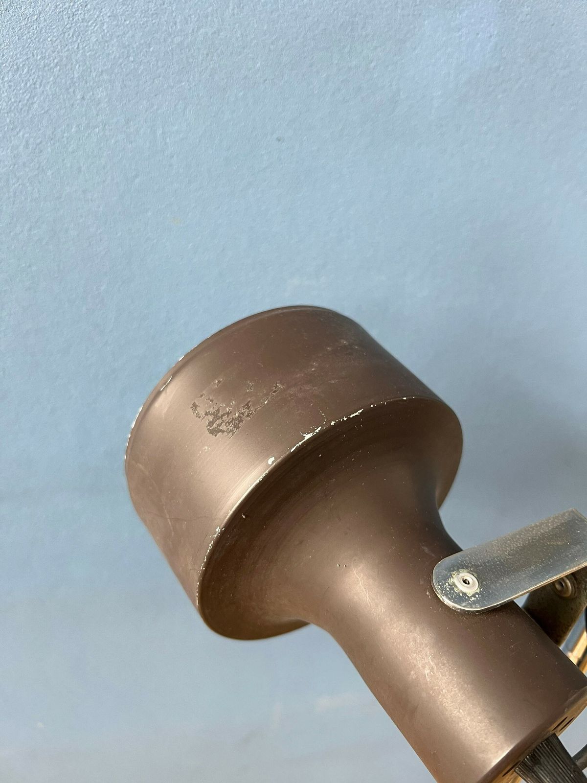 photo furniture Mid Century Bruine Anvia Vloerlamp
