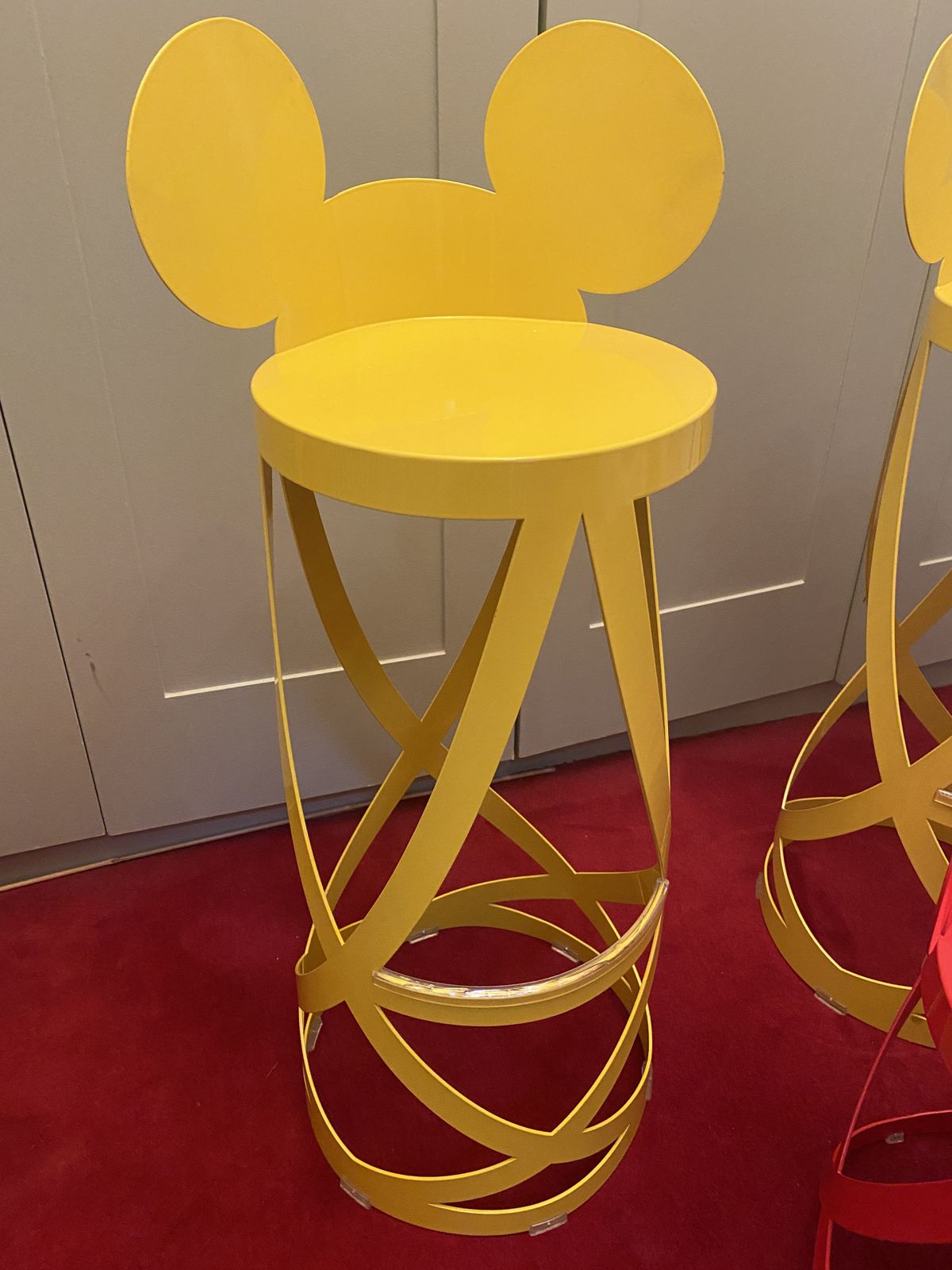 photo vinterior Cappellini And Walt Disney Mickeys' Ribbon Chairs 3 Of Them.