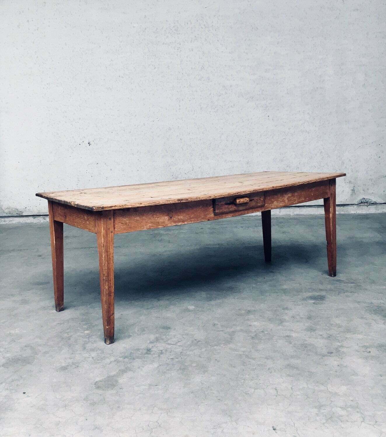 Franse Country Design Grenen Eettafel Met Lade, Frankrijk Ca. Jaren 1930 photo for sale