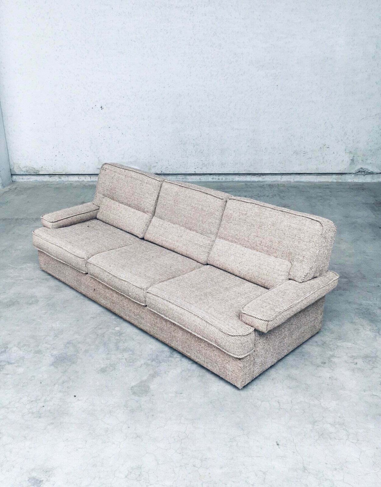 Mid Century Modern Design Bouclé 3 Zitsbank, Italië, Ca. Jaren 1970 photo buy