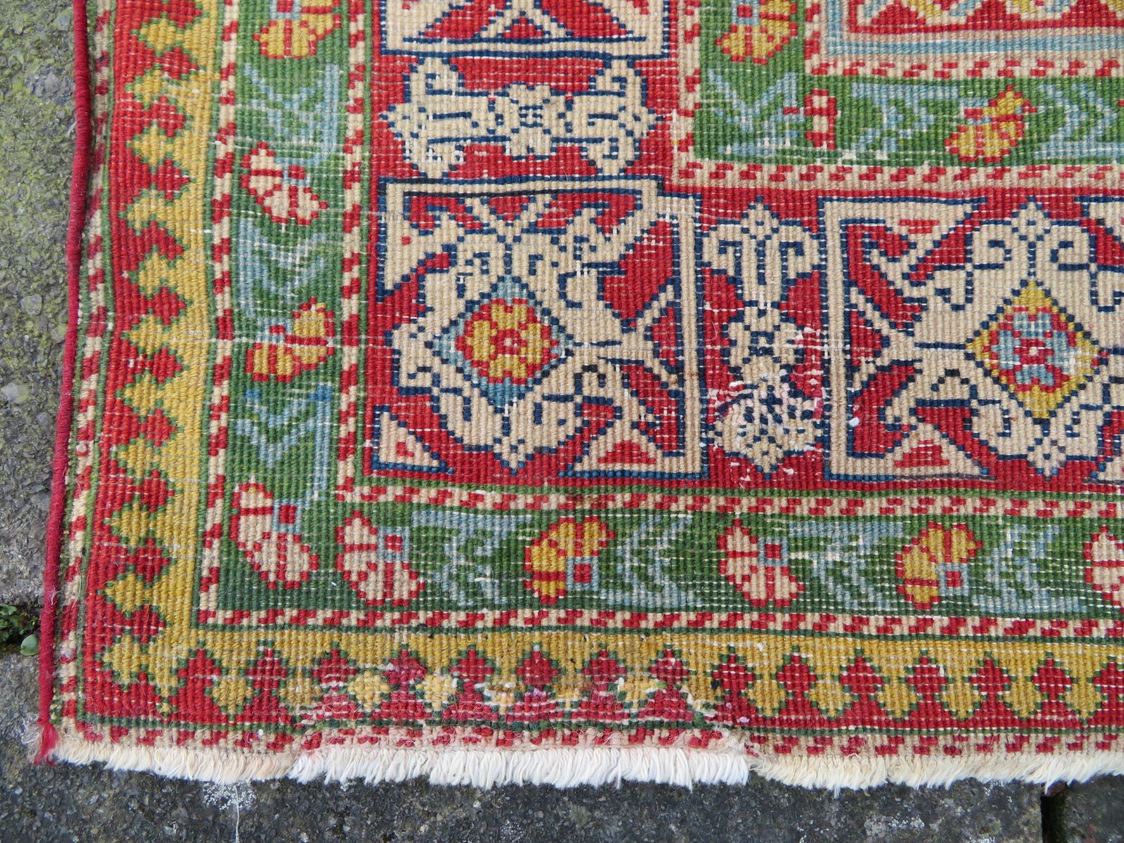 photo vintage Distressed Yellow Ground Antique Caucasian Erivan Armenian Perepedil Rug. 162cm X 105cm.