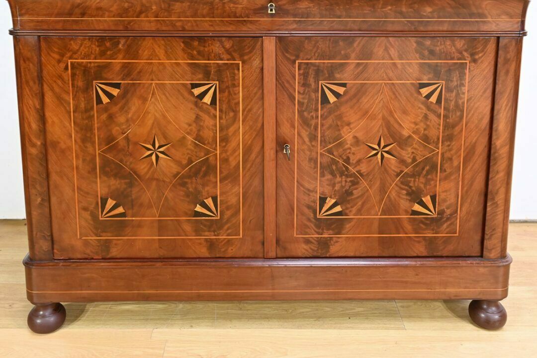 photo vinterior Burl Mahogany Buffet, Restoration Period – Early 19th Century