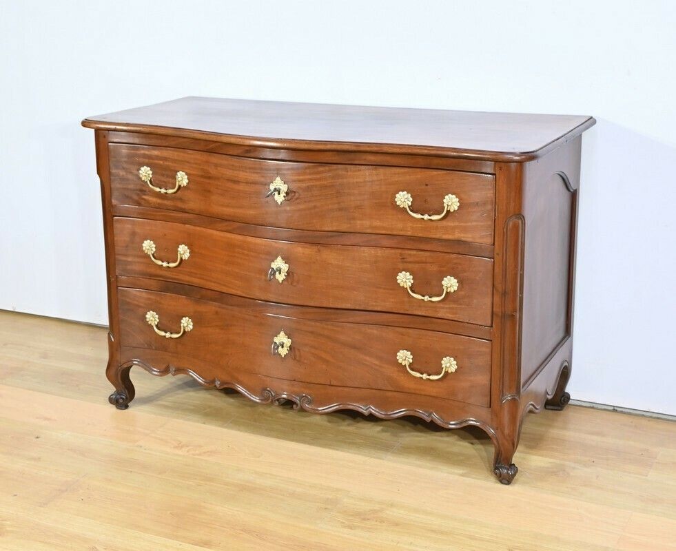 Nantaise Port Commode In Cuban Mahogany – 2nd Part 18th Century photo for sale