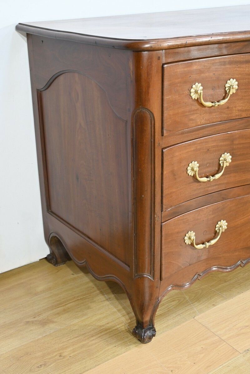 photo furniture Nantaise Port Commode In Cuban Mahogany – 2nd Part 18th Century