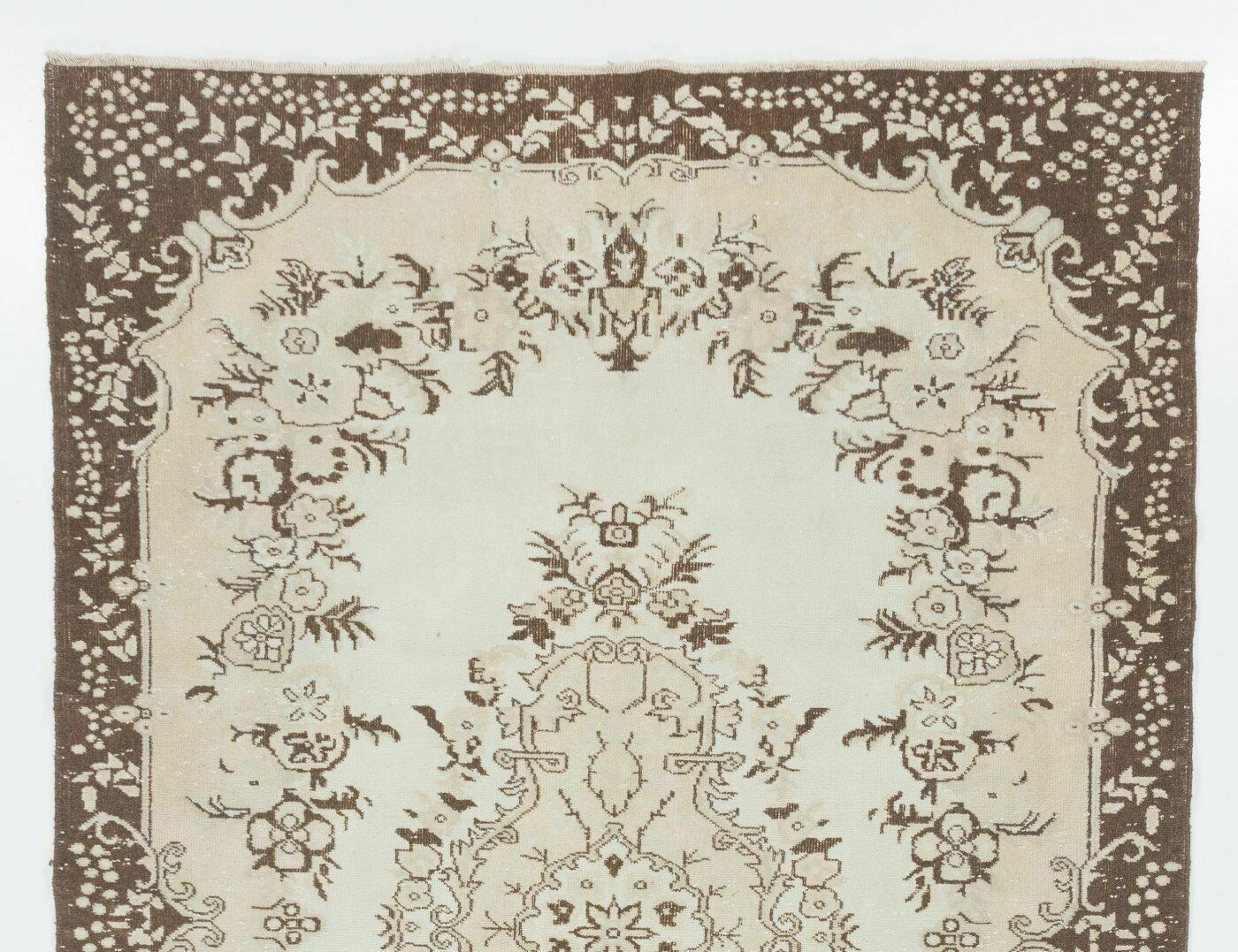Vintage Medallion Design Turkish Oushak Rug photo furniture