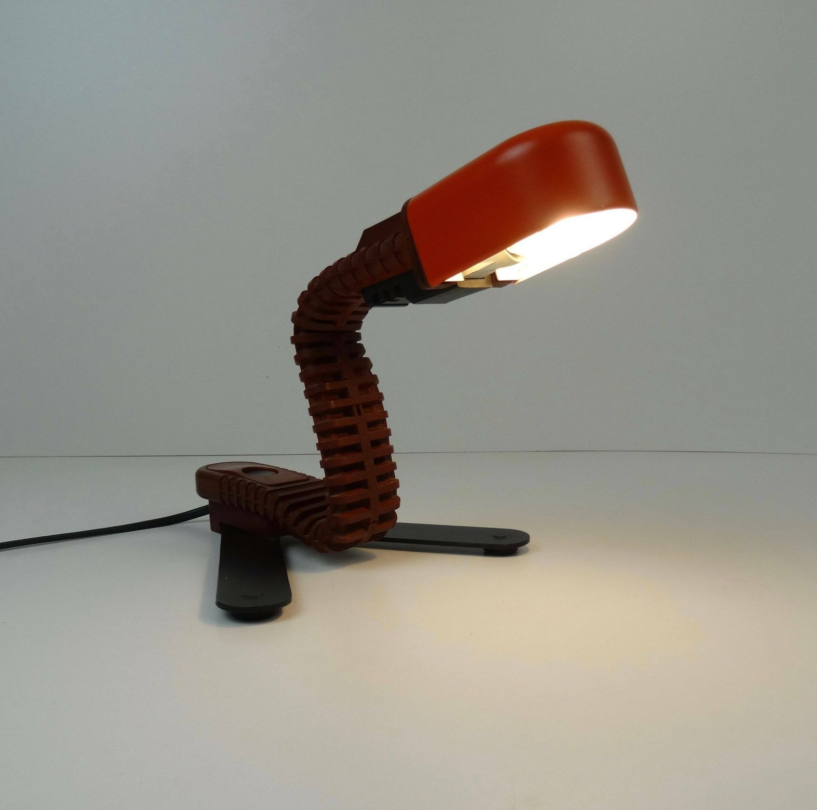 Rare Mid Century Red Cobra Desk Lamp By Masayuki Kurokawa For Yamagiwa photo for sale
