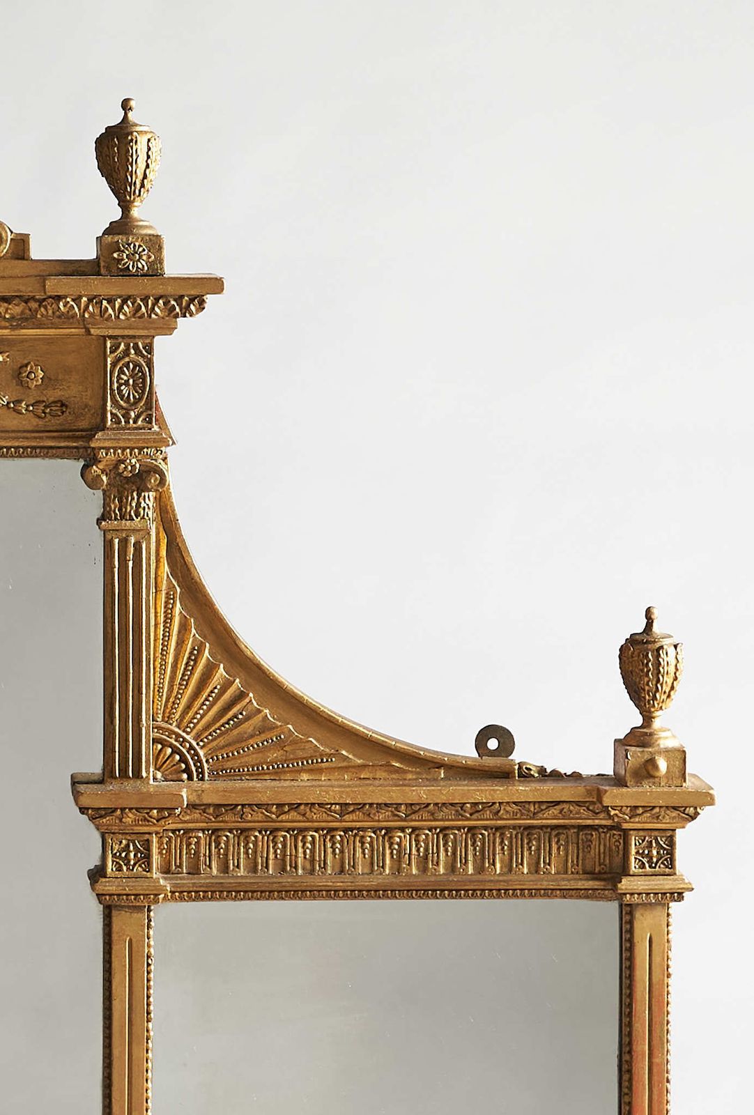 A Large 19th Century English Victorian Gilt Overmantle Mirror photo vinterior