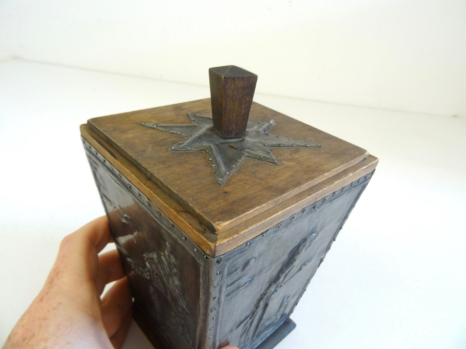 Rare Art Deco Antique Artist Parrot Animal Bird Box photo 281.0