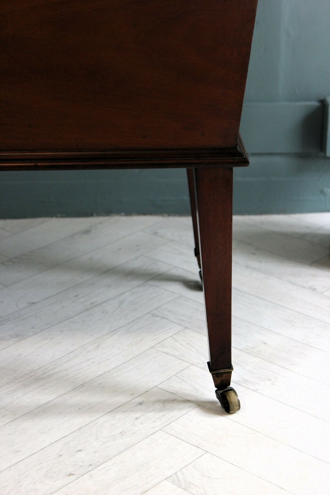 1100.0 Large George IV Mahogany Cellarette Wine Cooler photo