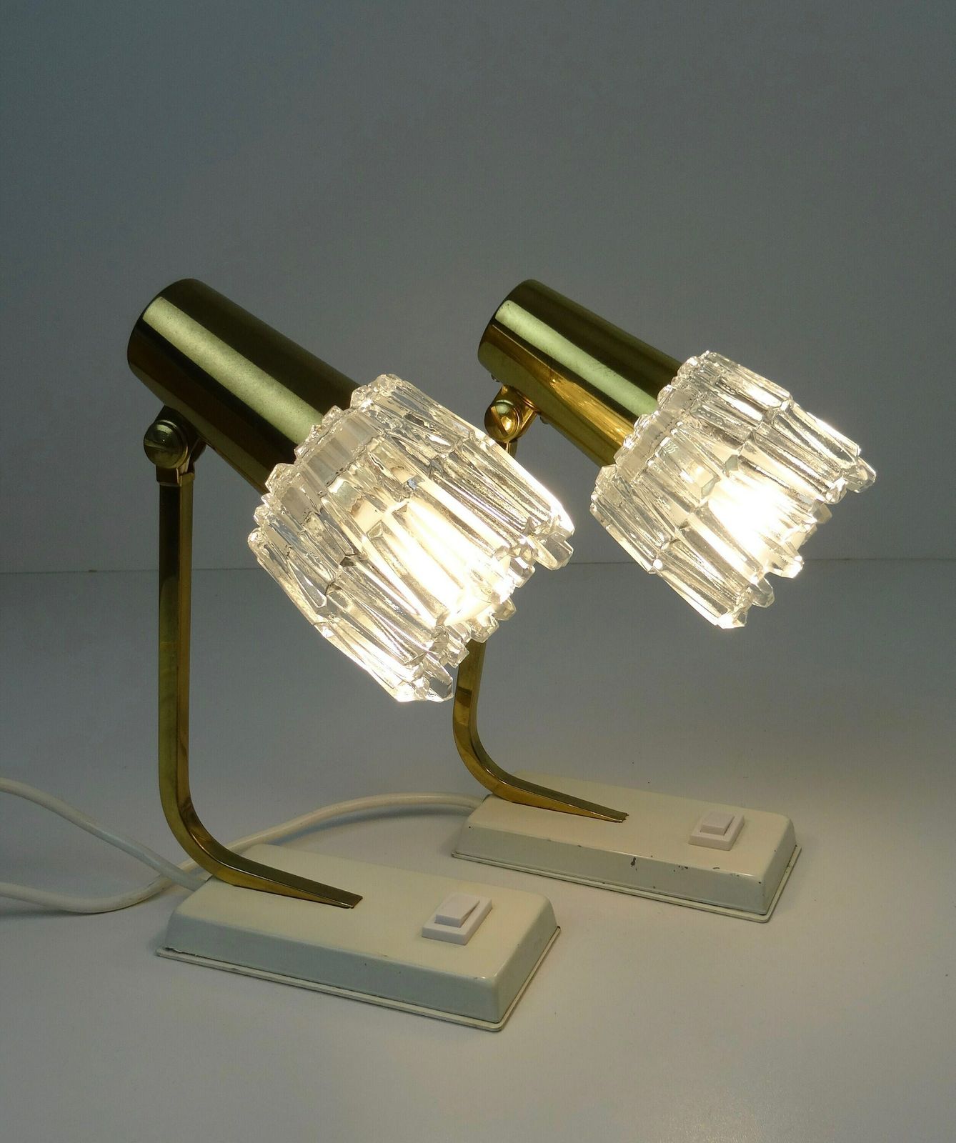 Rare Mid Century Brass & Ice Glass Hollywood Regency Pair Bedside Desk Lamps photo vinterior