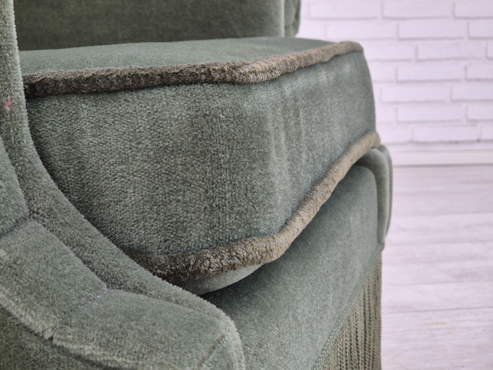 Jaren 1970, Deense Wingback Fauteuil, Ongerestaureerde Staat, Meubelvelours, Beukenhout. photo 1200.0