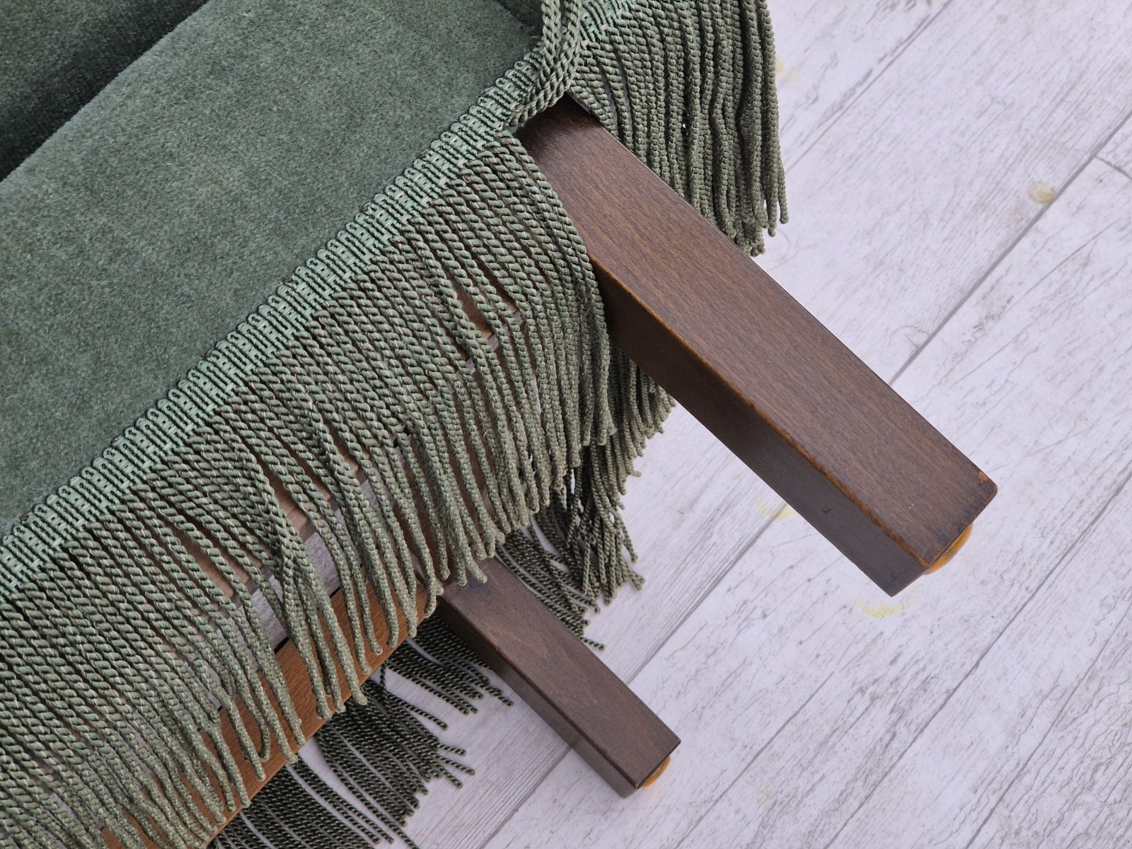 Meubels Jaren 1970, Deense Wingback Fauteuil, Ongerestaureerde Staat, Meubelvelours, Beukenhout. photo