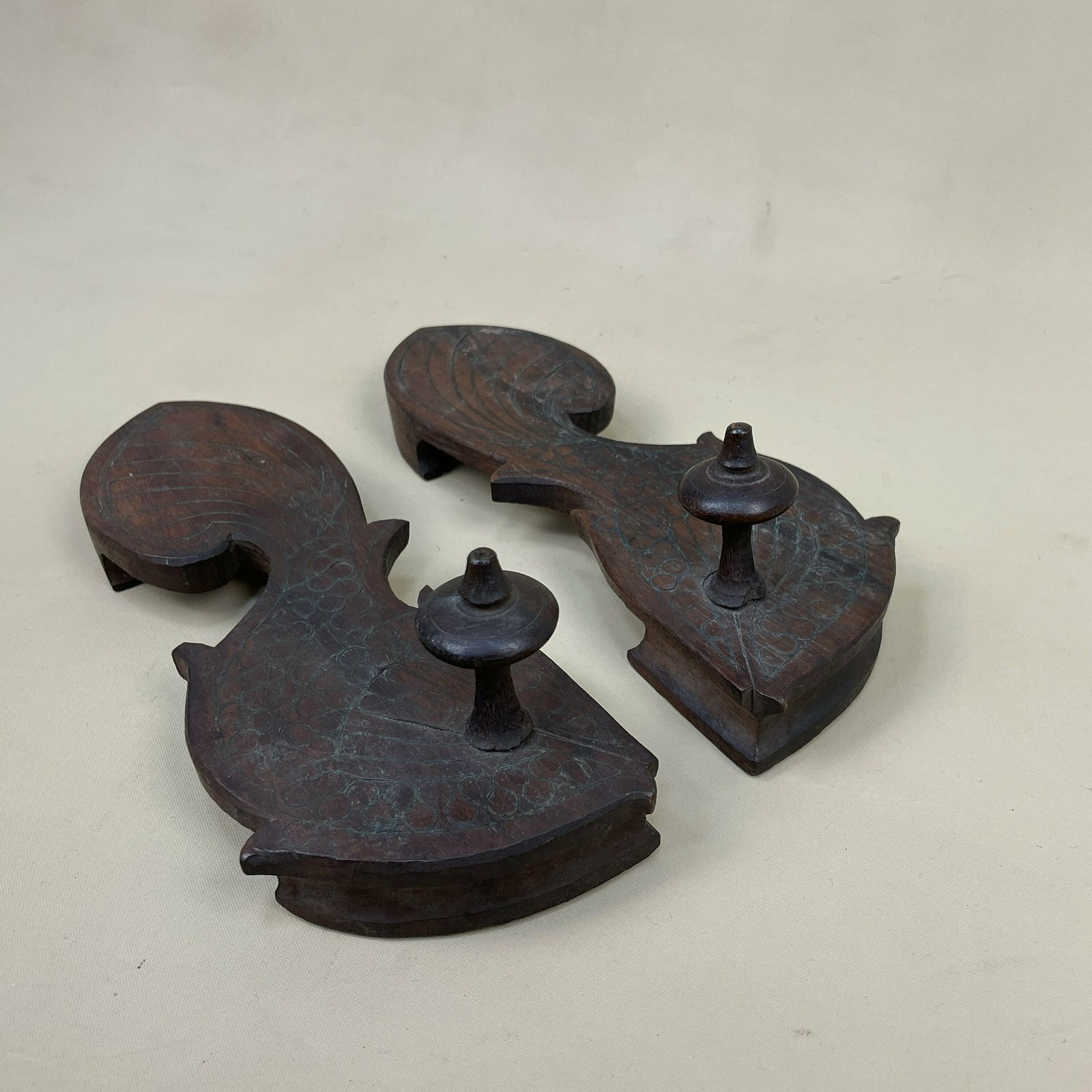 Antique Indonesian Shoes Wooden Wall Coat Room Hanger Rack Hook Brown Hooks Mud Room Hallway Storage Hat Wood Fish Handmade Asian photo vinterior