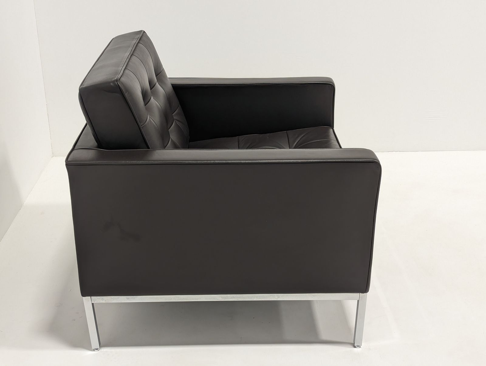photo buy Knoll Studio Sabrina Armchair, Modernist