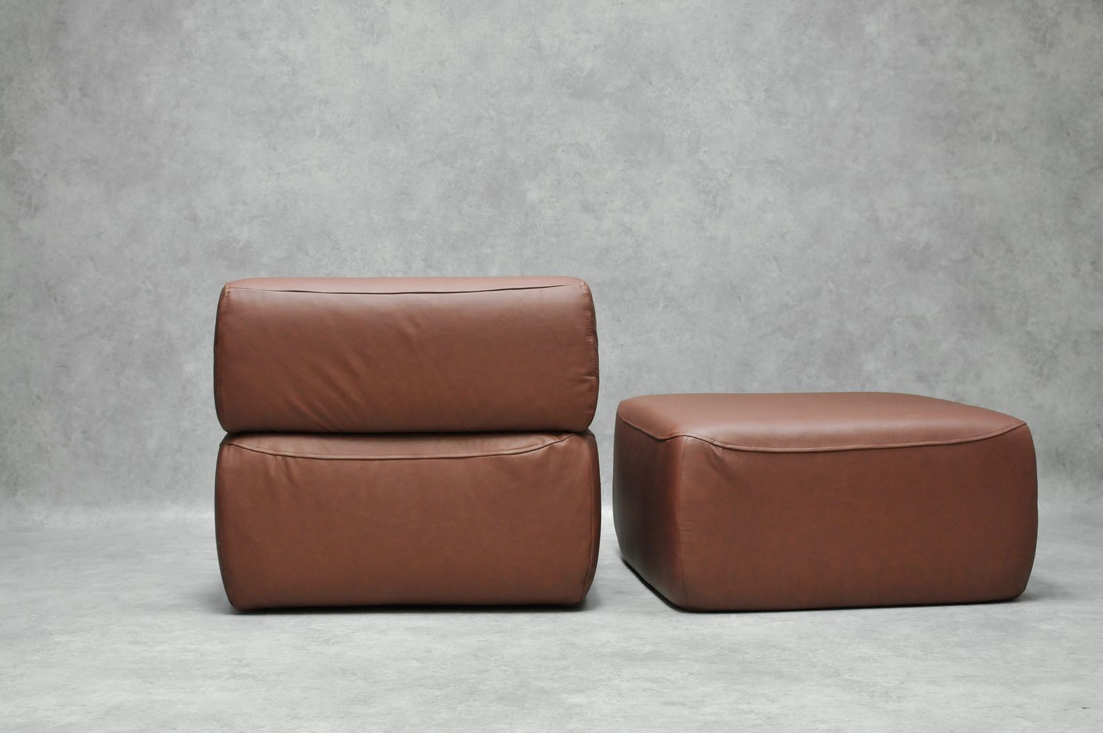 Armchair With Pouf photo vinterior